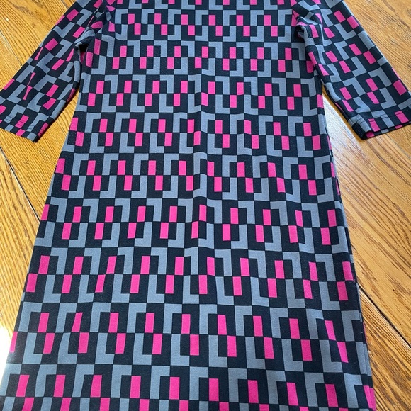 Tracy Negoshian bodycon dress. Pink, black gray geometric print. Small. - Picture 5 of 6